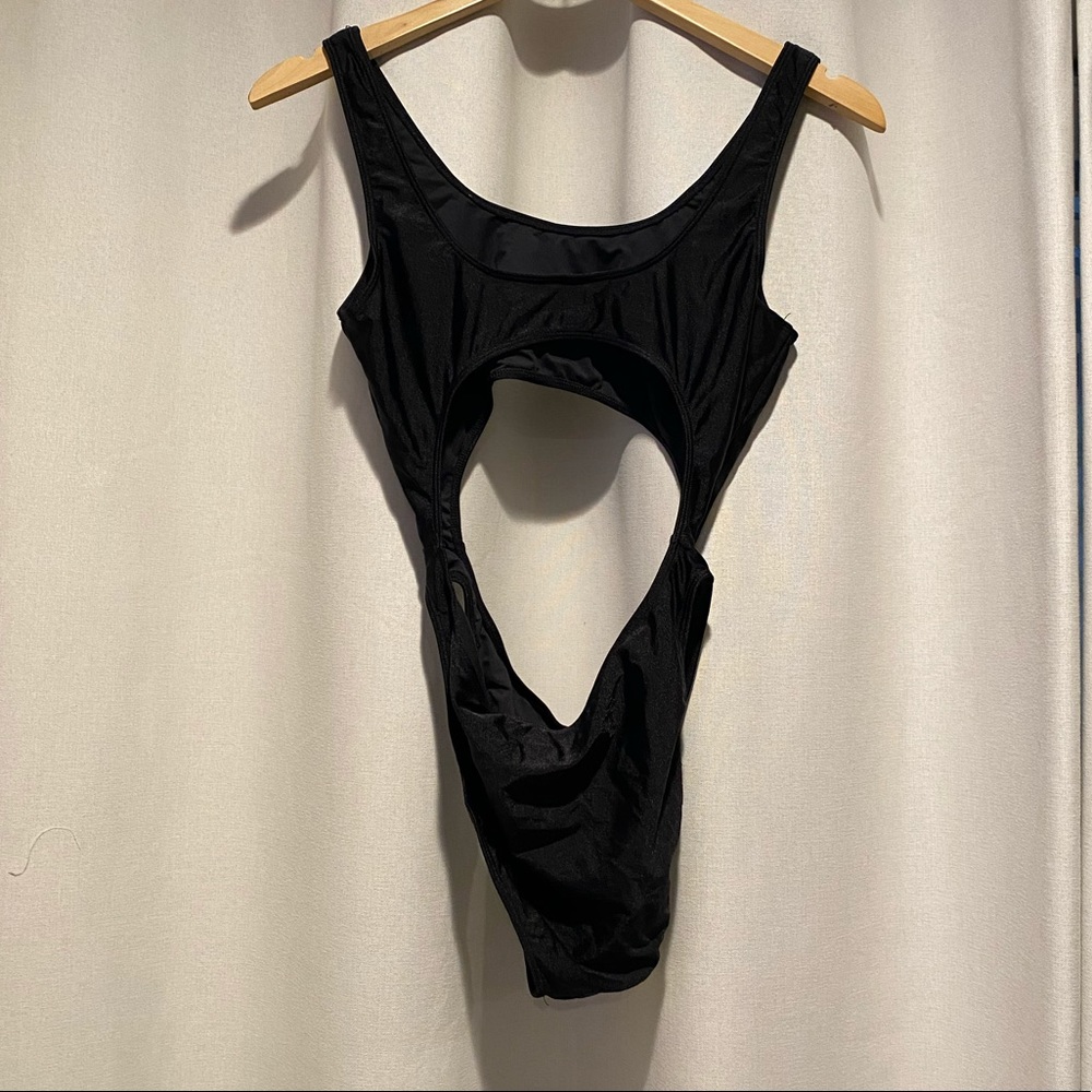 9.0 Swim San Andres Cut Out One Piece Swimsuit Black - Picture 4 of 5